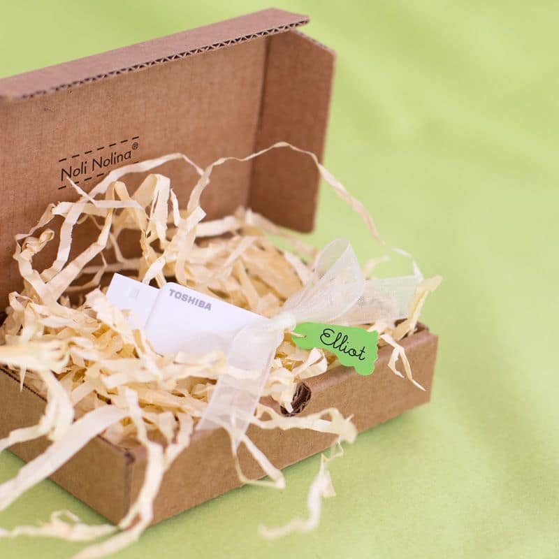 Elliot pendrive con vídeo personalizado