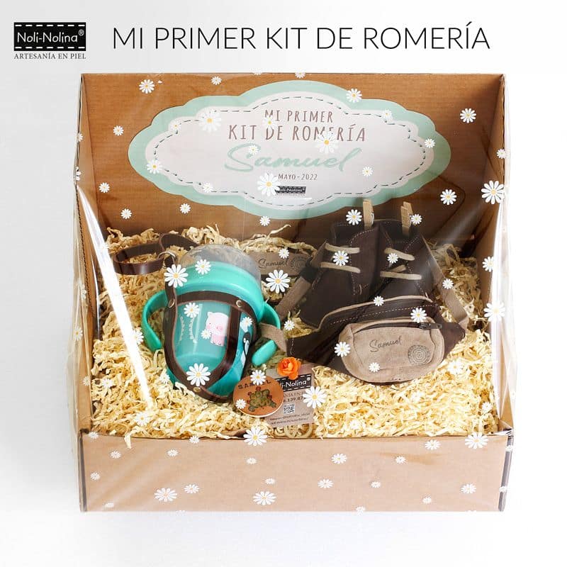 Caja con complementos de piel para bebé "Mi primer kit de romería"