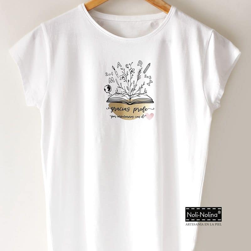 foto de camiseta para profesora de primaria MARI, gracias profe por enseñarnos con el corazón