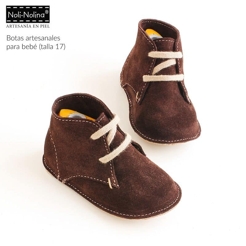 Botitas extrasuaves de piel de serraje color marrón para bebé talla 17