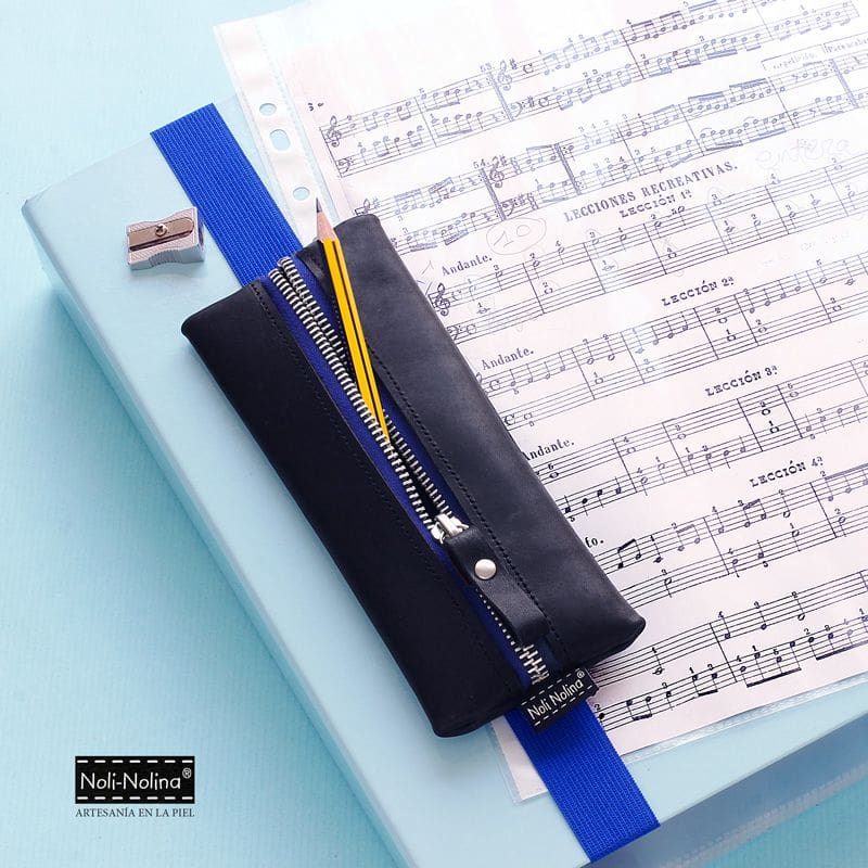 Estuche de lápices con elástico para carpeta y block