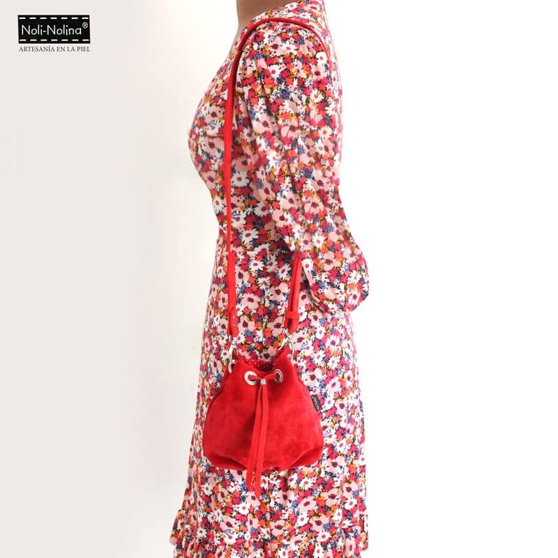 bolso bandolera en serraje de color rojo