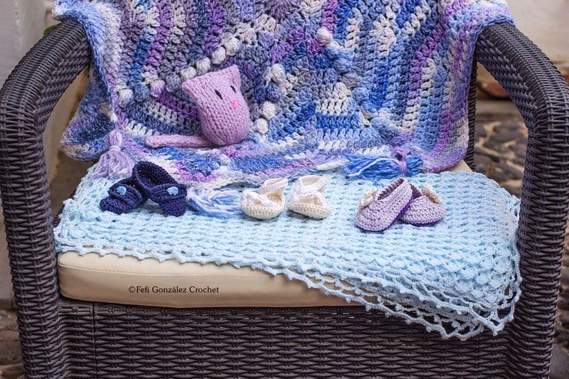 Patucos y colchas creados por Fefi González Crochet