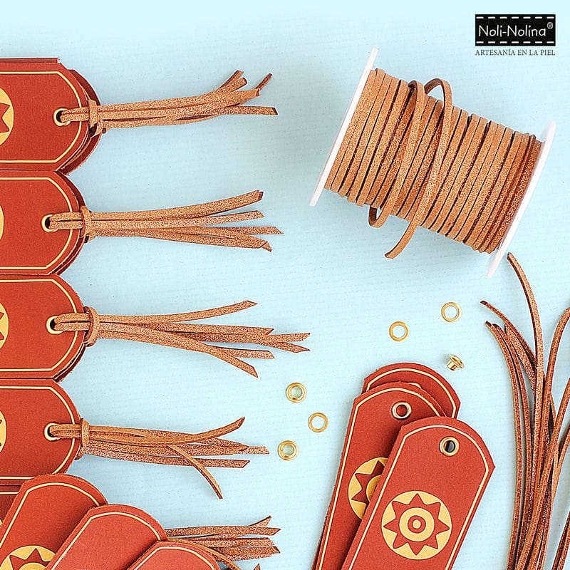 cordón de cuerina en color tostado con purpurina dorada